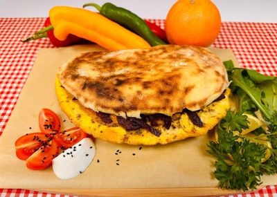 Sucuklu Yumurtalı Bazlama Tost