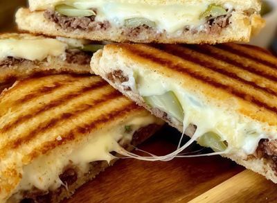 Kavurmalı Tost