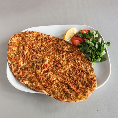 Cevizli Lahmacun & Ayran Menü