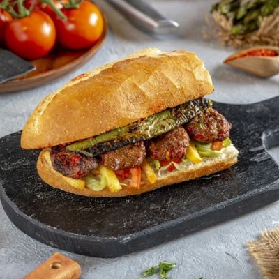 Yarım Ekmek Arası Köfte