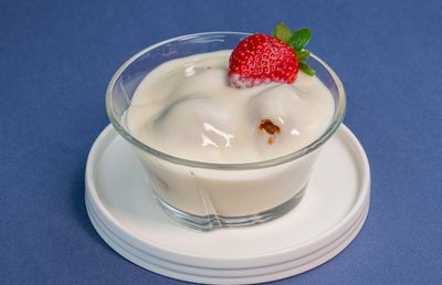 Beyaz Çikolatalı Profiterol