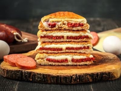 Sucuklu Kaşarlı Tost