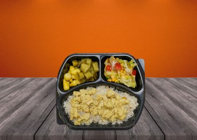 Pilav Üstü Köri Soslu Tavuk