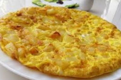 Patatesli Kaşarlı Omlet