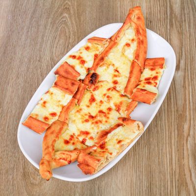 Kıymalı Kaşarlı Pide