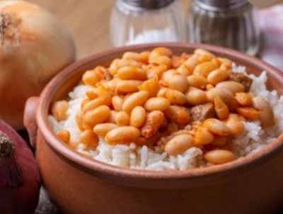 Pilav Üstü Etli Kuru Fasulye Menüsü