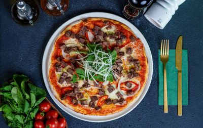 Kavurmalı Pizza (30 cm.)