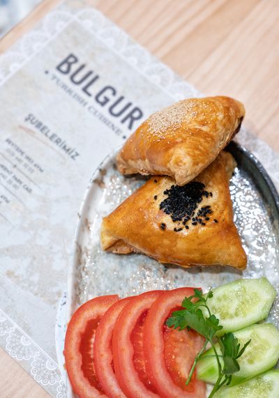 Kıymalı Mekik Böreği