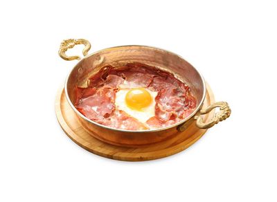 Sahanda Pastırmalı Yumurta