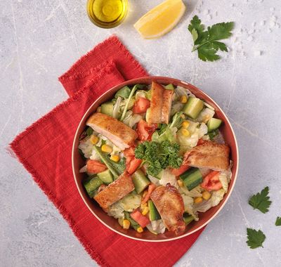 Izgara Tavuklu Salata