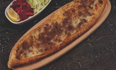 Tavuklu Kaşarlı Pide