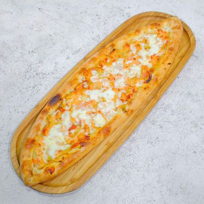 Tavuklu Yumurtalı Kaşarlı Pide