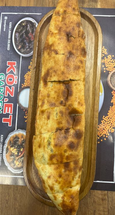 Kavurmalı Pide