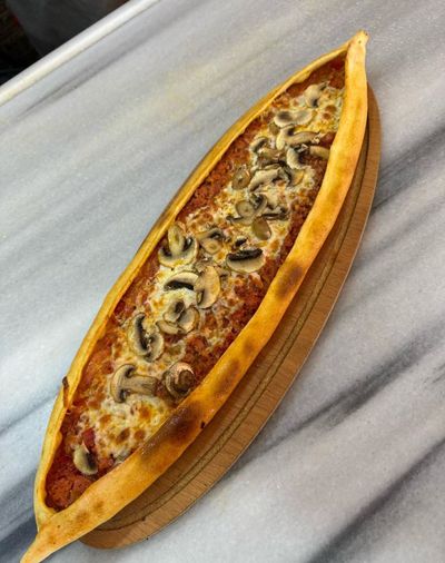 Kuşbaşılı Mantarlı Pide