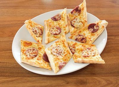 Sucuklu Yumurtalı Pide