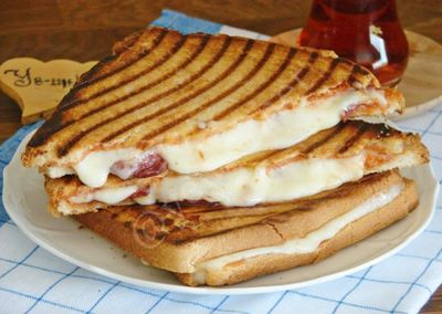 Çift Kaşarlı Tost