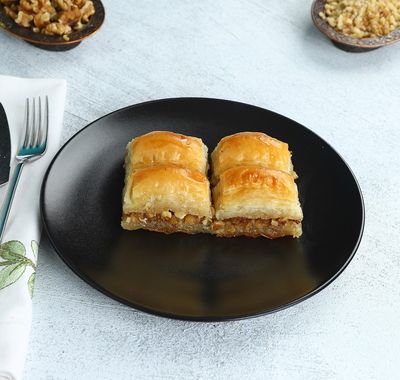 Cevizli Baklava (4 Dilim)