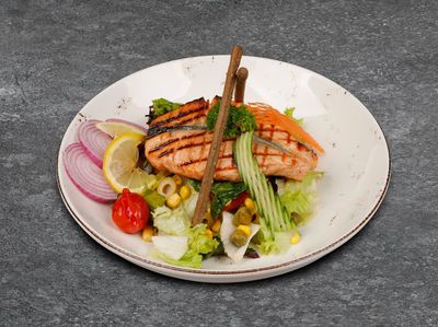 Izgara Somon Salata