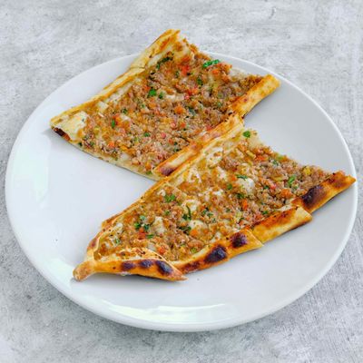 Kaşarlı Karadeniz Pide
