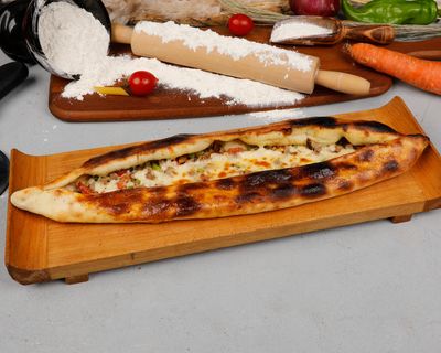 Kuşbaşı Kaşarlı Pide