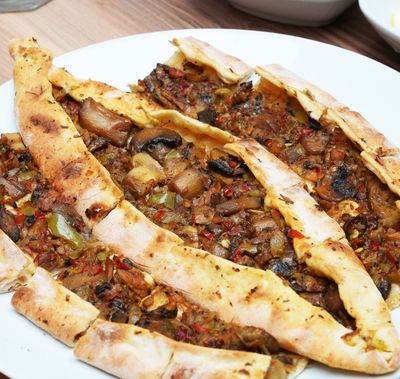 Vegan Mantarlı Pide