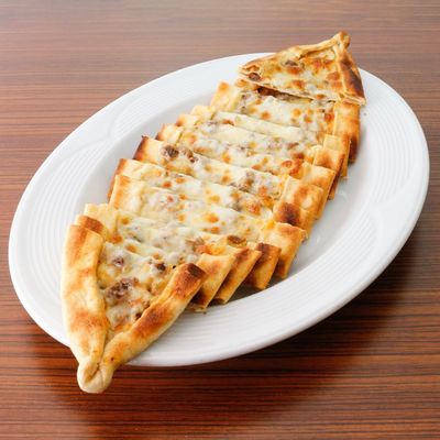 Kavurmalı Pide