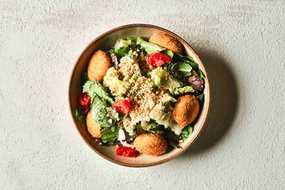 Panelenmiş Tulum Peynirli Salata