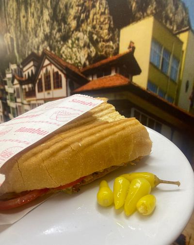 Ekmek Arası Et Döner