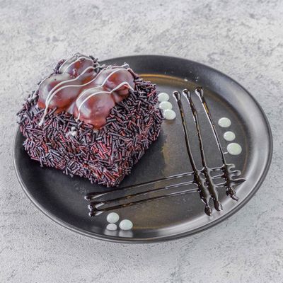 Çikolatalı Profiterollü Pasta (1100 gr.)