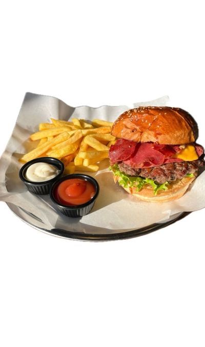 Jambonlu Pastırmalı Burger