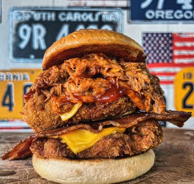 Rey's İrish Chicken Burger