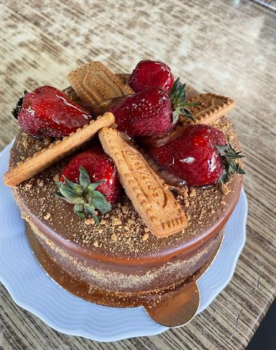 Lotus Çikolatalı Pasta (4-6 kişilik)