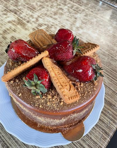 Lotus Çikolatalı Pasta (8 kişilik)