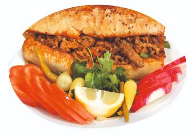 Yarım Ekmek Arası Et Tantuni