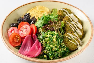 Falafel Salata