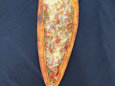 Kıymalı Kaşarlı Pide