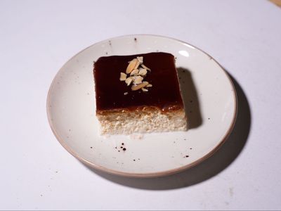 KARAMELLİ TRİLEÇE