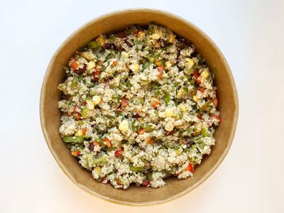 Kinoalı Renkli Salata (Vegan)