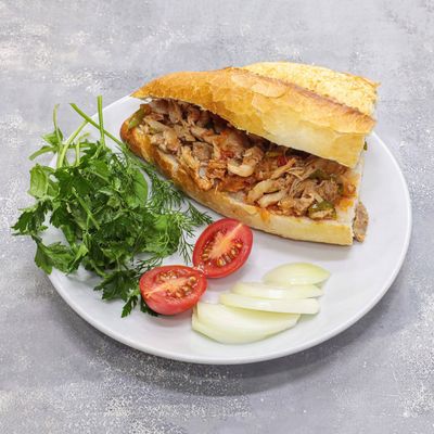 Yarım Ekmek Arası Tavuk Kavurma