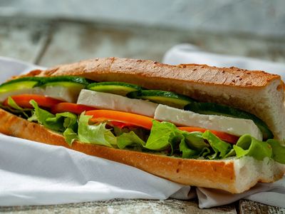 Haşlanmış Yumurtalı Sandviç