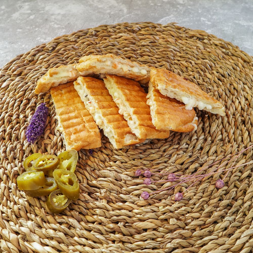 Baston Ekmek Tavuk Dönerli Kaşarlı Tost