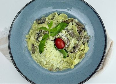 Pesto Soslu Etli Fettuccine Alfredo