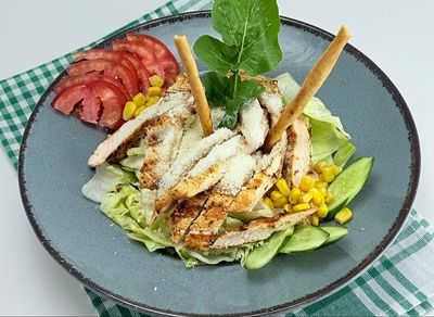 Tavuklu Sezar Salata