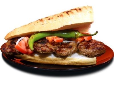 Yarım Ekmek Arası Köfte