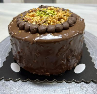 Muzlu Çikolatalı Krokanlı Pasta (6 Kişilik)