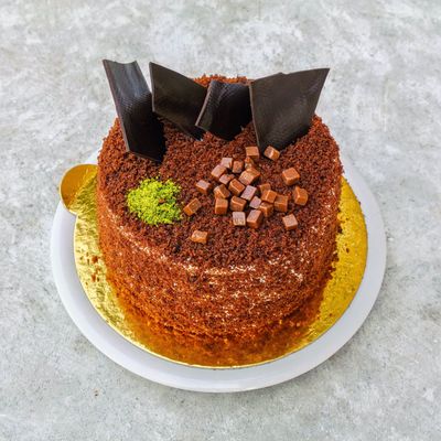 Böğürtlenli Çikolatalı Pasta (10 Kişilik)