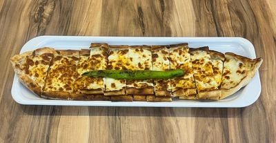 Kaşarlı Yumurtalı Pide (75 cm.)