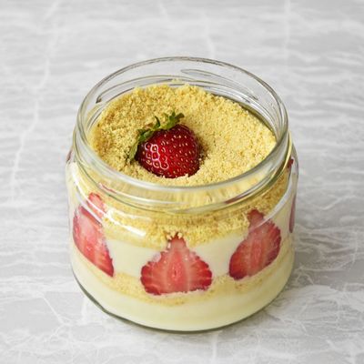 Çilekli Brownieli Mag