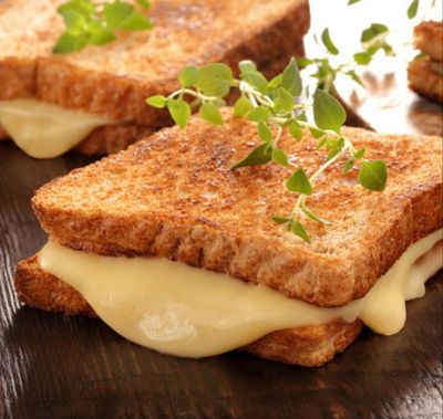Çift Kaşarlı Tost
