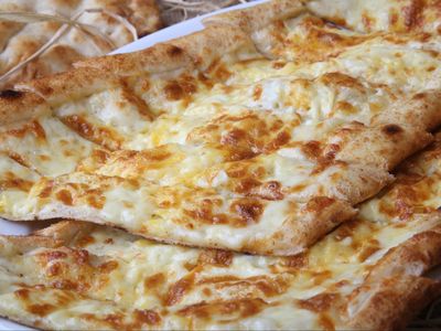 Kaşarlı Pide